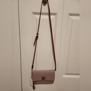 Dooney & Bourke Crossbody NWT Oyster (tan with a hint of purple)
